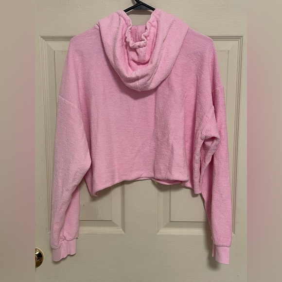 Barbie X Forever 21 Women's Large Pink Pullover Hoodie Sweatshirt Cropped - Picture 2 of 5